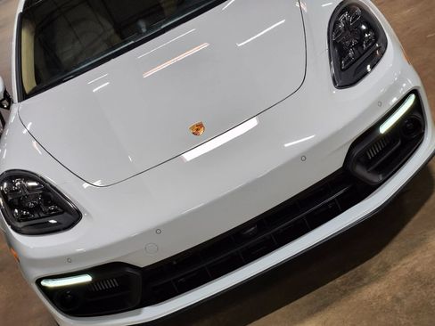 Used 2022 Porsche Panamera image 19