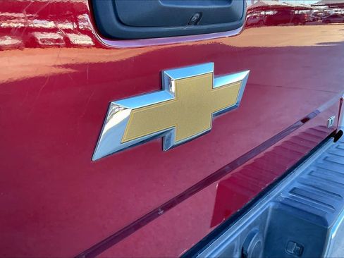 Used 2018 Chevrolet Silverado 1500 LT w/ LT Eassist Package image 30