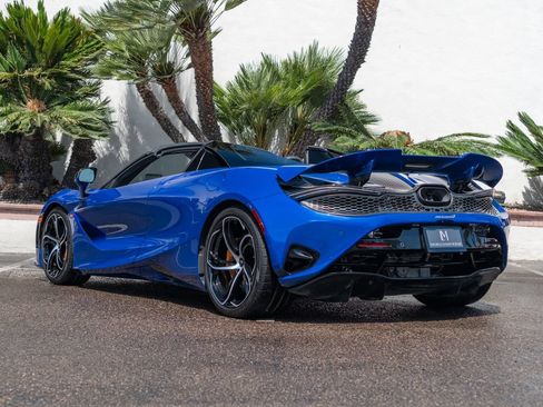 Used 2025 McLaren 750S Spider RWD image 32