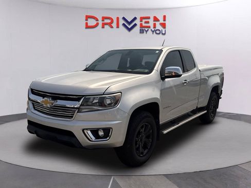 Used 2018 Chevrolet Colorado LT w/ LT Convenience Package RWD image 8