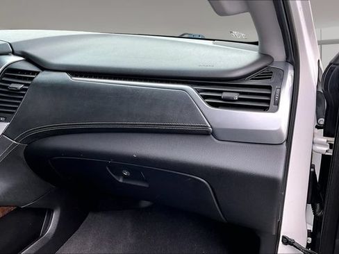 Used 2019 Chevrolet Tahoe LT w/ Texas Edition Package RWD image 24