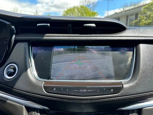 Used 2017 Cadillac XT5 Luxury w/ Driver Awareness Package AWD/4WD image 23
