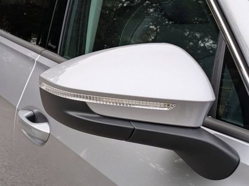 New 2026 Volkswagen Tiguan SE image 11