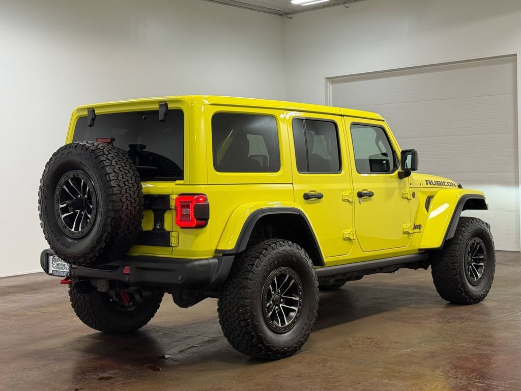 Used 2024 Jeep Wrangler Unlimited Rubicon AWD/4WD image 4