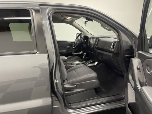 Used 2022 Nissan Frontier SV image 25