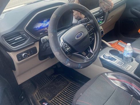 Used 2022 Ford Escape SEL w/ Technology Package FWD image 5