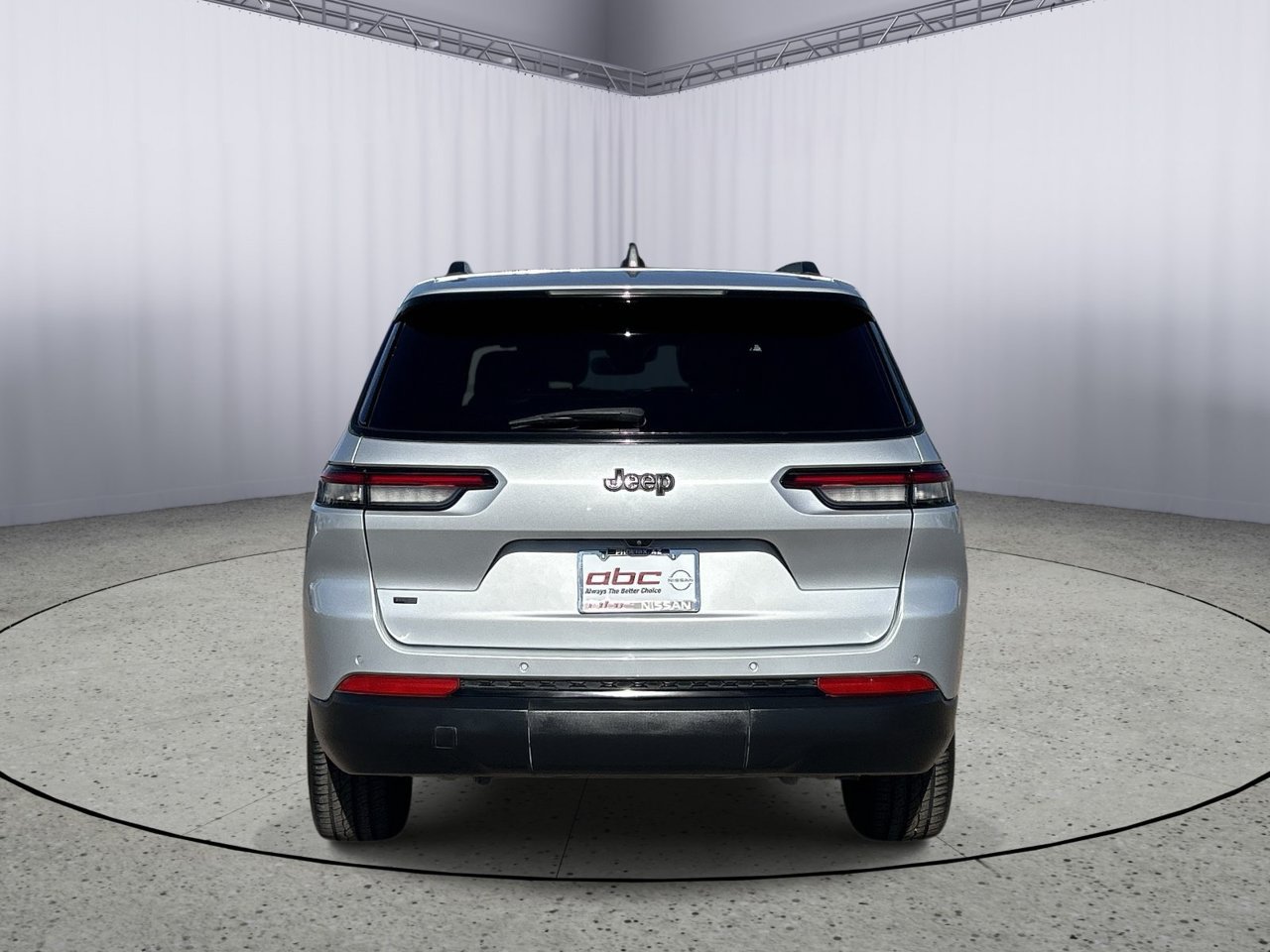 Used 2022 Jeep Grand Cherokee L Laredo RWD image 8