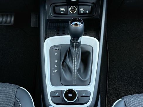 New 2026 Hyundai Venue SEL FWD image 23