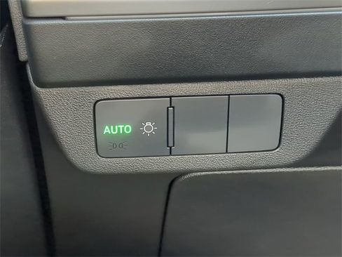 Used 2023 Audi Q4 e-tron Premium w/ Convenience Package image 27