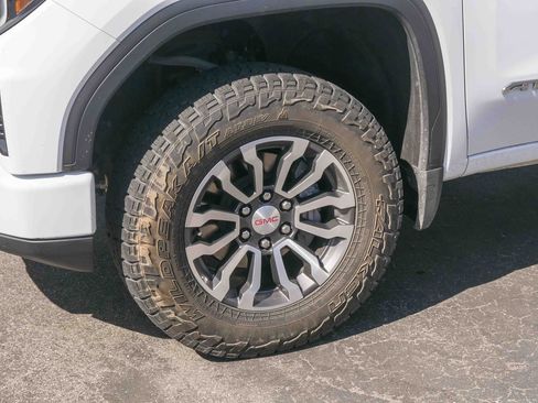 Used 2023 GMC Sierra 1500 AT4 w/ AT4 Premium Package AWD/4WD image 5