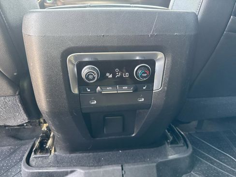 Used 2021 Chevrolet Tahoe Z71 w/ Z71 Signature Package AWD/4WD image 18