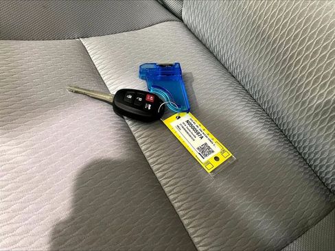 Used 2014 Toyota Corolla LE FWD image 29