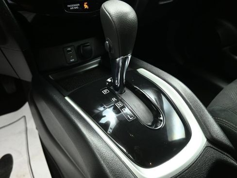 Used 2016 Nissan Rogue S image 16
