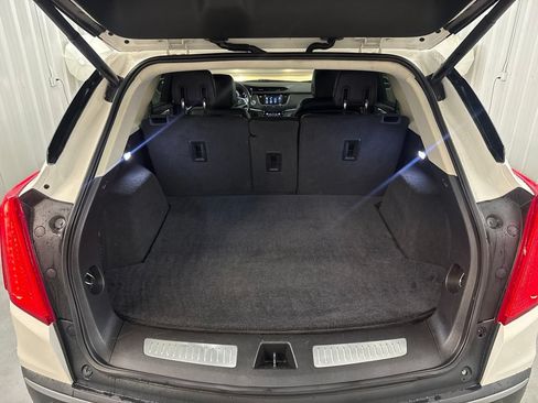 Used 2017 Cadillac XT5 Luxury FWD image 25