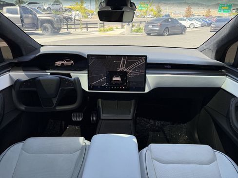Used 2022 Tesla Model X Plaid AWD/4WD image 23