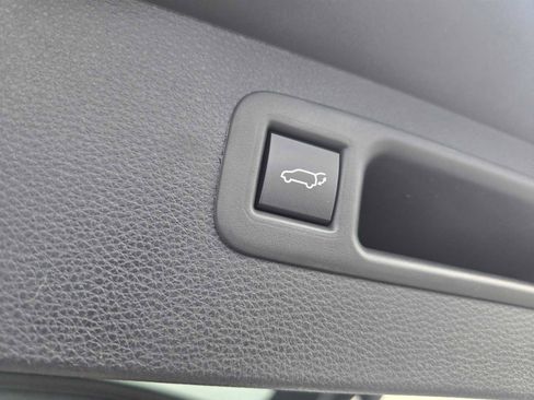 New 2026 Toyota Highlander XLE image 19