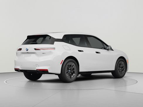 Used 2026 BMW iX xDrive60 AWD/4WD image 3