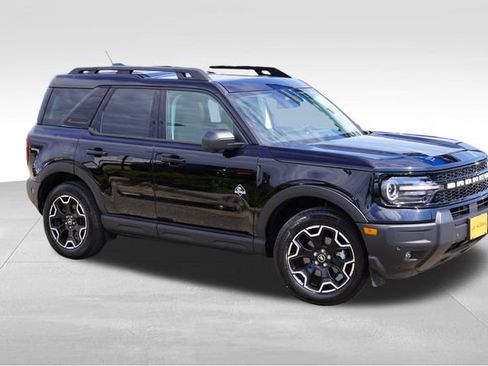 Used 2025 Ford Bronco Sport Outer Banks w/ Outer Banks Tech Package+ AWD/4WD image 2
