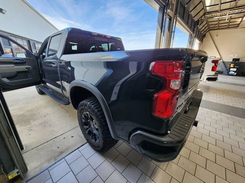Used 2025 Chevrolet Silverado 1500 ZR2 w/ Dark Appearance Package AWD/4WD image 6