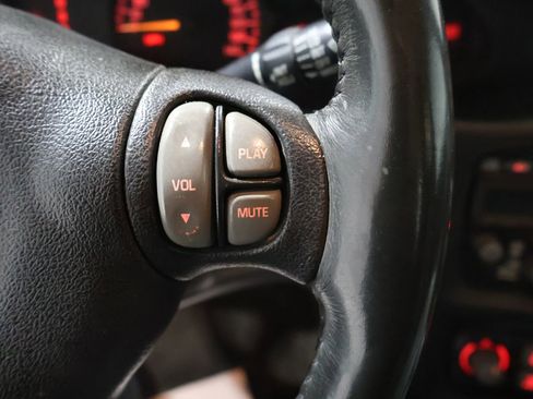 Used 2003 Pontiac Bonneville SE w/ Leather Appointment Package FWD image 30