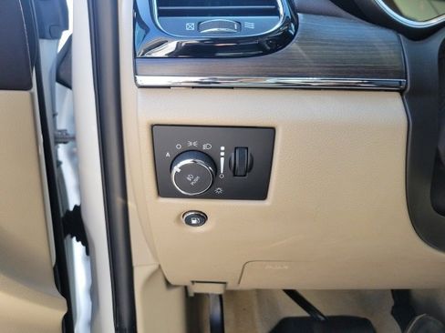 Used 2020 Jeep Grand Cherokee Overland image 31