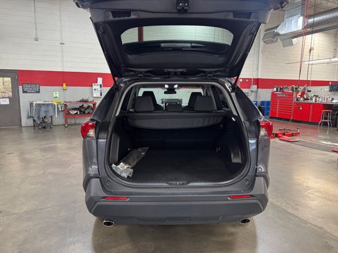 Used 2025 Toyota RAV4 XLE FWD image 34