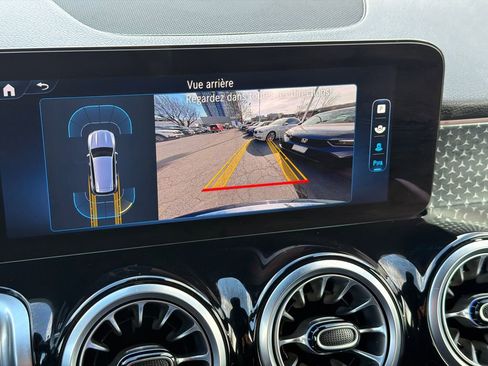 Used 2024 Mercedes-Benz GLB 250 GLB 250 image 26