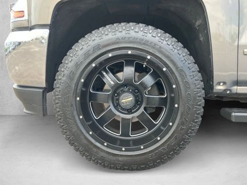 Used 2017 Chevrolet Silverado 1500 LT w/ All Star Edition RWD image 21