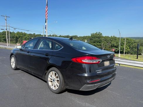 Certified 2020 Ford Fusion SE FWD image 3