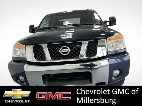 Used 2015 Nissan Titan SV w/ SV Value Truck Package image 10