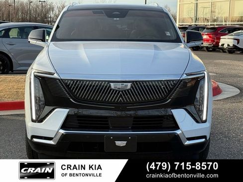 Used 2026 Cadillac Escalade IQL Luxury AWD/4WD image 5