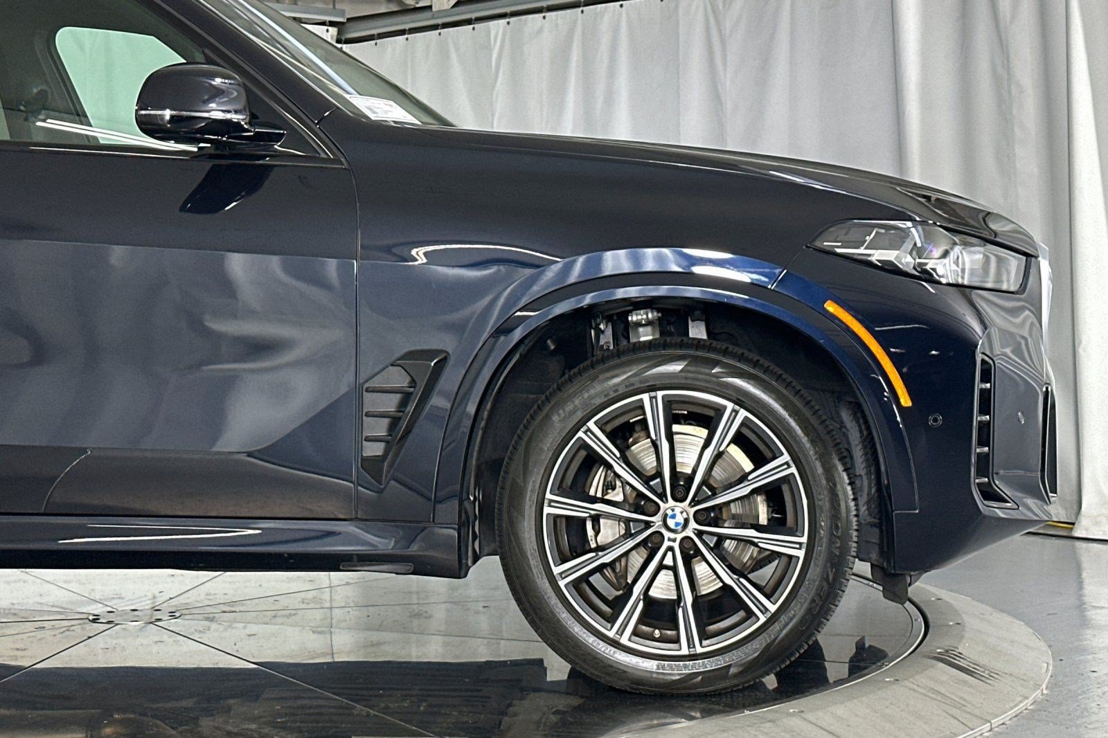 Used 2024 BMW X5 sDrive40i w/ M Sport Package RWD image 36