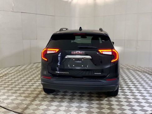 Used 2023 GMC Terrain SLE w/ Driver Convenience Package image 12