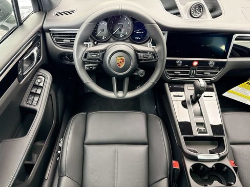 Used 2026 Porsche Macan AWD/4WD image 13