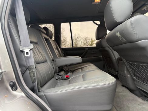 Used 2001 Toyota Land Cruiser image 40
