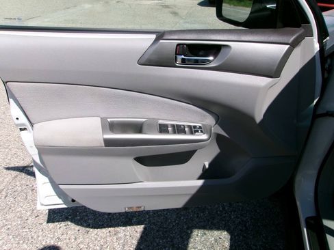Used 2010 Subaru Forester 2.5X Limited w/ Popular Equipment Group 4A AWD/4WD image 8