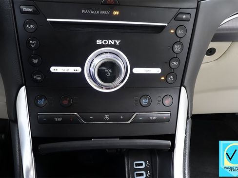 Used 2018 Ford Edge Titanium w/ Equipment Group 301A image 10