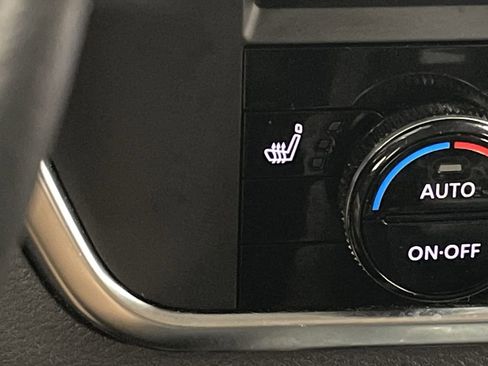 Used 2023 Nissan Rogue SV w/ SV Premium B Package image 8