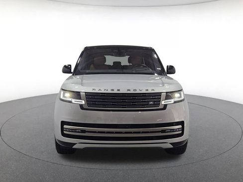 Used 2023 Land Rover Range Rover SE AWD/4WD image 2