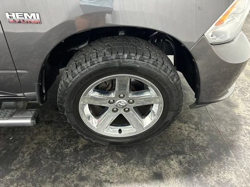 Used 2017 RAM 1500 Express AWD/4WD image 10
