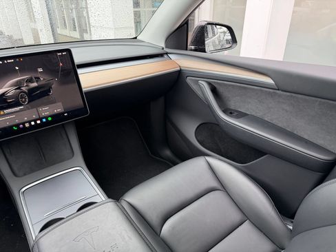 Used 2023 Tesla Model Y Long Range AWD/4WD image 7