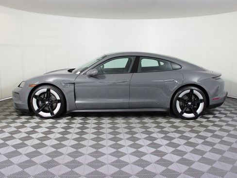 Used 2025 Porsche Taycan image 2