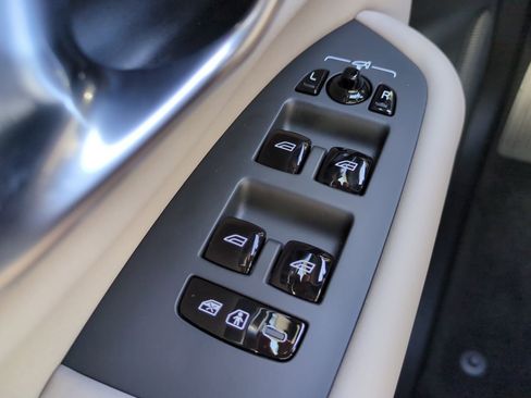 New 2026 Volvo XC90 B6 Plus w/ Protection Package Premier image 23