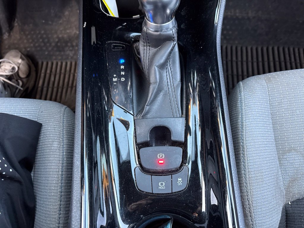 Used 2019 Toyota C-HR XLE FWD image 23
