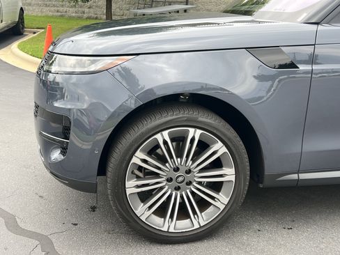 Used 2023 Land Rover Range Rover Sport SE AWD/4WD image 12