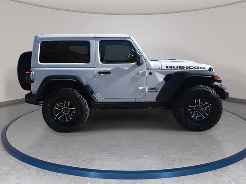 New 2026 Jeep Wrangler Rubicon w/ Xtreme 35 Tire Package AWD/4WD image 4