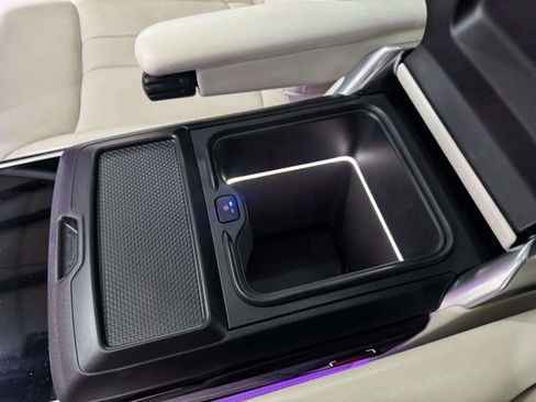 Used 2025 Land Rover Range Rover Autobiography image 24