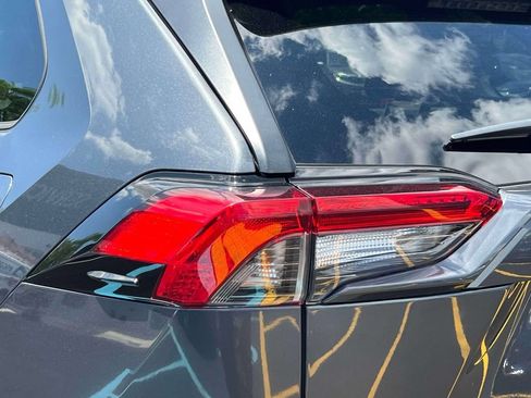 Used 2020 Toyota RAV4 XLE w/ Convenience Package AWD/4WD image 10
