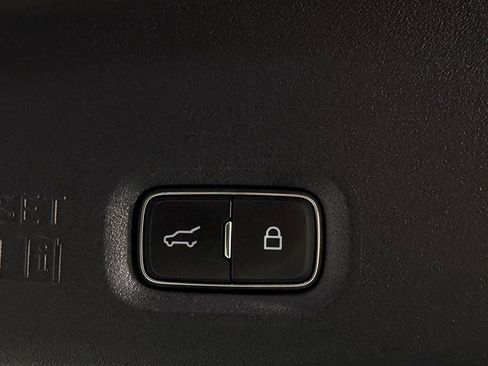 Used 2025 Lincoln Navigator Reserve AWD/4WD image 32