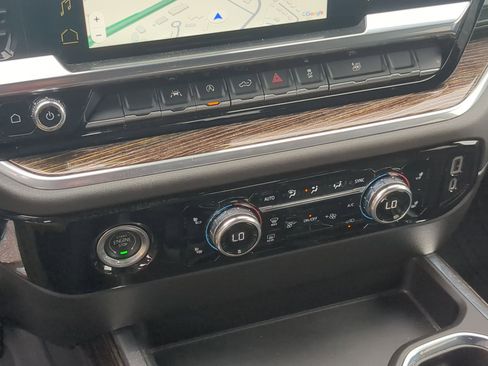 Used 2022 GMC Sierra 1500 Elevation w/ LPO, Elevation Black Package image 18